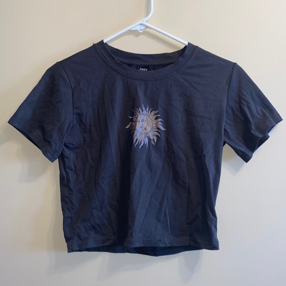 NWOT Dazy Sun Graphic T Shirt